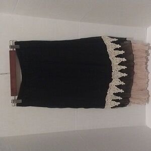 Black Lace ans Sequin Trimmed Tiered Midi Skirt Size S